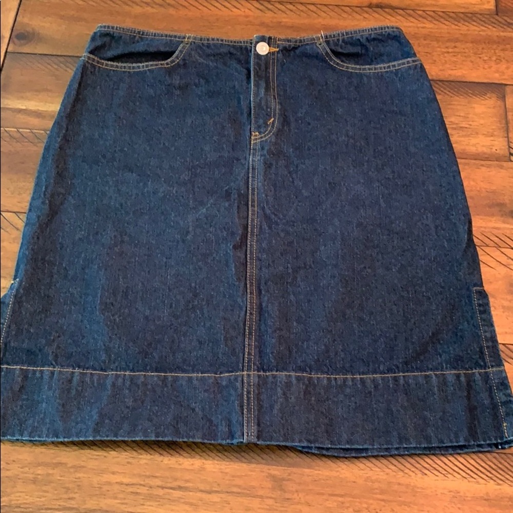 Levi’s Reb Tab Dark Wash Side Slit Skirt Size 9